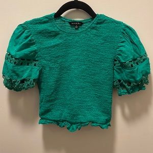 Strut and Bolt fitted top with puffy sleeves, size small